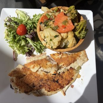 Las Picuas 123 - Dorado filet with sautéed vegetables - Seafood Near Me - Palmer, Puerto Rico Las Picuas 123 - Dorado filet with sautéed vegetables - Seafood Near Me - Palmer, Puerto Rico