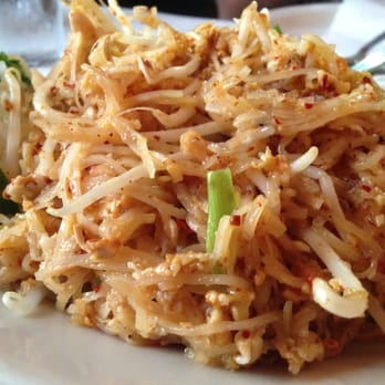 Lemongrass - Chicken Pad Thai (level 2) - get this! - Thai Near Me - Portland, Oregon