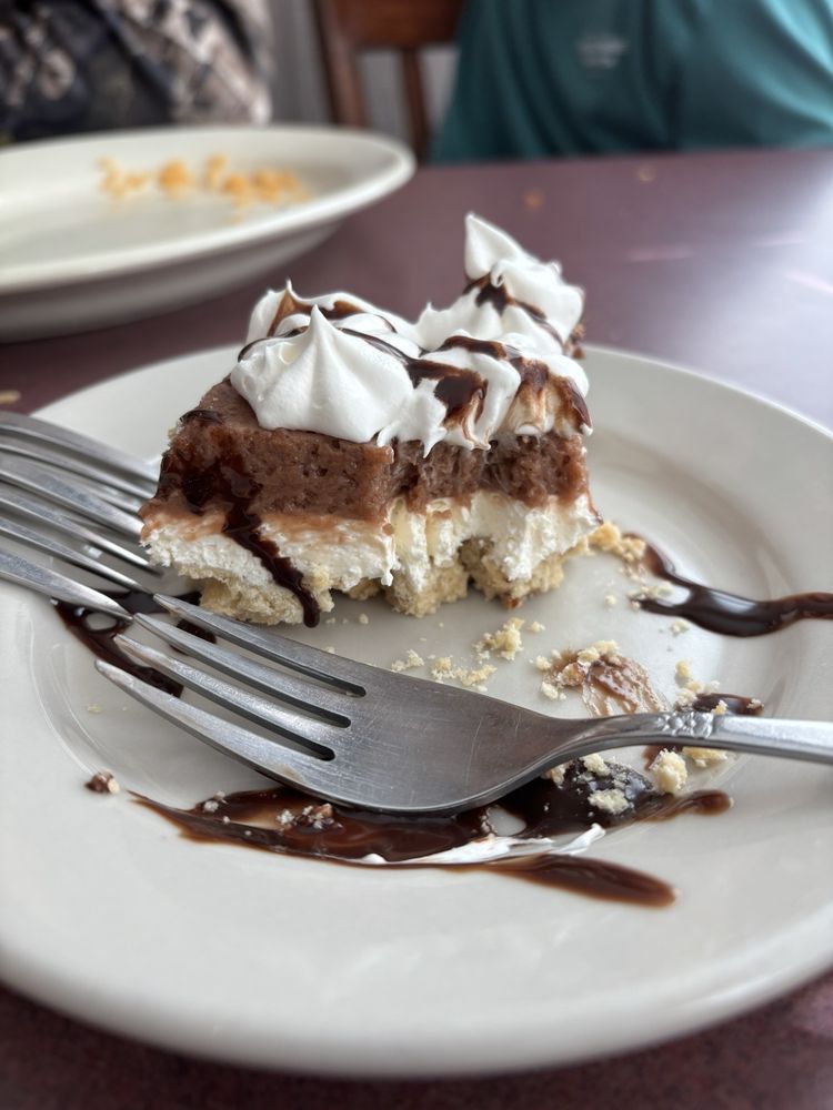 Red Bird Kitchen Logo