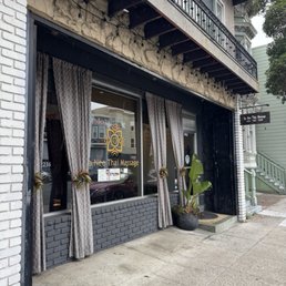 Exterior outside entrance of La Nee Thai Massage - San Francisco, California Exterior outside entrance of La Nee Thai Massage - San Francisco, California