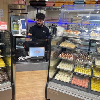 Cafe Tazza - Deep gave very good customer service - Bakeries Near Me - Dublin, California