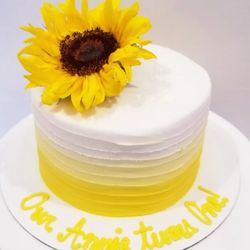 Batter ‘N Icing - Sunflower cake
First birthday smash cake