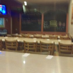 Crown Pizza & Ribs - Dining Area