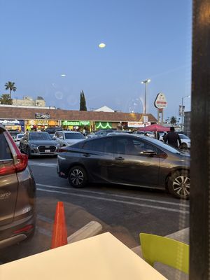 New Hollywood Plaza by null