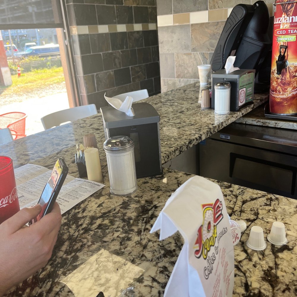 Joe's Cafe - There's also a bar for additional seating - Cafes Near Me - Metairie, Louisiana
