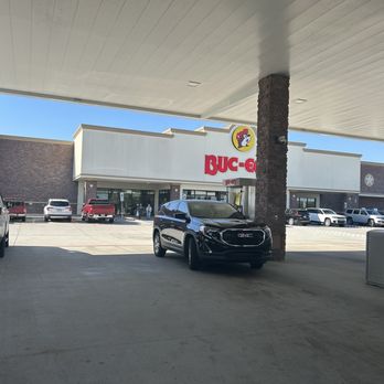 Buc-ee's - Outside - Gas Stations Near Me - Robertsdale, Alabama