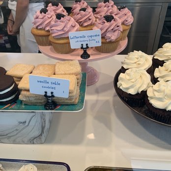 Flour Bakery + Cafe - Yummy blueberry cupcake - Bakeries Near Me - Boston, Massachusetts