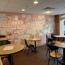 Creamberry's - Dining area