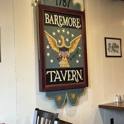 Baremore Tavern - Beautifully decorated with huge fireplace