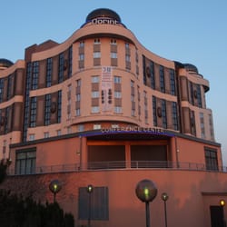 Hotel Don Giovanni - Gebäude aus Sicht vom U Bahn Zugang