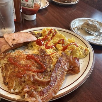 Pancakes R Us - Lumberjack, breakfast scrambled eggs, Bicks, and gravy pancakes, all in giant breakfast - Desserts Near Me - Costa Mesa, California