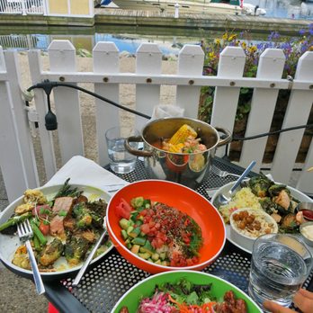 Bronte Boathouse - Patio dining with a view - Bars Near Me - Oakville, Ontario