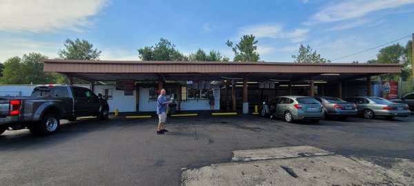 K & R Drive-Inn by null