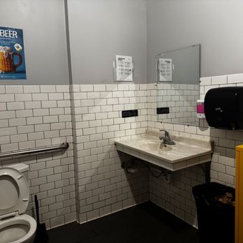 Vennture Brew - bathroom - Breweries Near Me - Milwaukee, Wisconsin