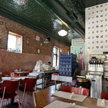 Uncle Mike's Place - Interior - Breakfast & Brunch Near Me - Chicago, Illinois Uncle Mike's Place - Interior - Breakfast & Brunch Near Me - Chicago, Illinois
