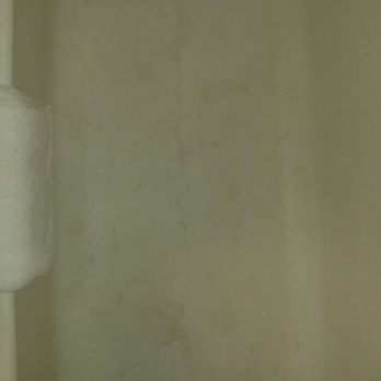 Rodeway Inn - Tub dirty - Hotels Near Me - New Port Richey, Florida