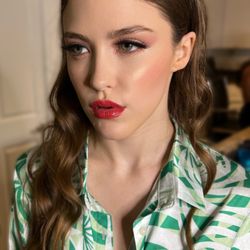 Trendsetters Beauty - Fashion Model