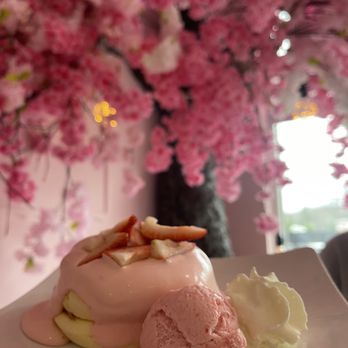 Sweet Memes - Austin - Strawberry pancakes - Desserts Near Me - Austin, Texas Sweet Memes - Austin - Strawberry pancakes - Desserts Near Me - Austin, Texas