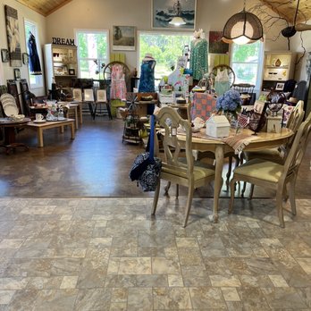 TA TA On Main - Home decor - Used, Vintage & Consignment Near Me - Hiawassee, Georgia TA TA On Main - Home decor - Used, Vintage & Consignment Near Me - Hiawassee, Georgia