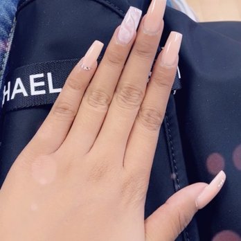 Golden Nails - Full set acrylic. Coffin shaped. - Nail Salons Near Me - Honolulu, Hawaii