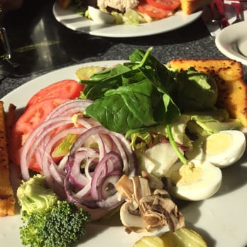 Cahoots Corner Cafe - Veggie salad and tuna salad - Breakfast & Brunch Near Me - Oakdale, California