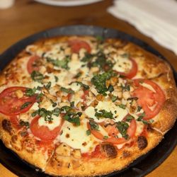 Big Woods Speedway - Margherita pizza with chicken