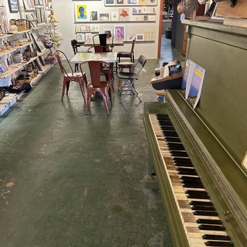 Waldo’s & Company - a piano in a store - Art Galleries Near Me - Gettysburg, Pennsylvania Waldo’s & Company - a piano in a store - Art Galleries Near Me - Gettysburg, Pennsylvania
