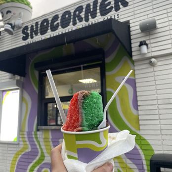 SnoCorner - Lime and peach - Desserts Near Me - Long Beach, California