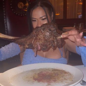 Pappas Bros. Steakhouse - Tomahawk - Steakhouses Near Me - Dallas, Texas