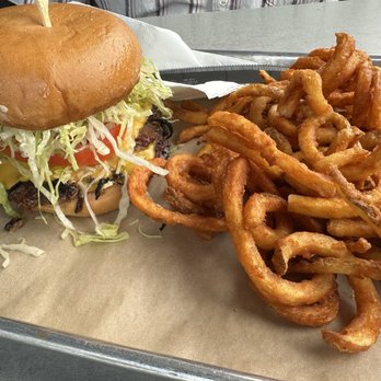 Mesa Burger - Santa Barbara - Smash Burger Deluxe - Burgers Near Me - Santa Barbara, California Mesa Burger - Santa Barbara - Smash Burger Deluxe - Burgers Near Me - Santa Barbara, California