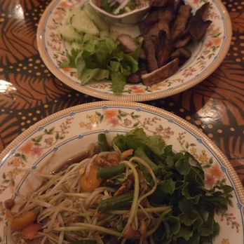 Ghin Khao Eat Rice - Papaya salad, grilled pork shoulder - Thai Near Me - Chicago, Illinois Ghin Khao Eat Rice - Papaya salad, grilled pork shoulder - Thai Near Me - Chicago, Illinois