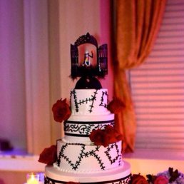 Our gorgeous cake! Our gorgeous cake!