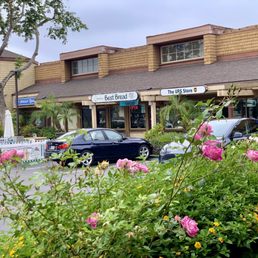 Exterior outside entrance of The UPS Store - May 2022 - San Diego, California Exterior outside entrance of The UPS Store - May 2022 - San Diego, California