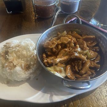 Now On 9 Thai Bistro - So tasty !!! White jasmine rice, and teriyaki chicken. Very flavorful. - Thai Near Me - Valley Village, California Now On 9 Thai Bistro - So tasty !!! White jasmine rice, and teriyaki chicken. Very flavorful. - Thai Near Me - Valley Village, California