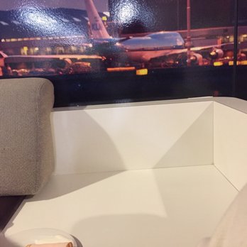 Aspire Lounge 26 - Airport Lounges Near Me - Schiphol, New Hampshire