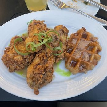 Moonshine 152 - Leslie Knope's Fried Chicken and Waffle - New American Near Me - Boston, Massachusetts