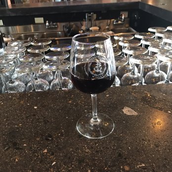 Buckeye Lake Winery - Lake View Red - Wineries Near Me - Thornville, Ohio