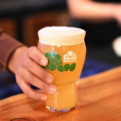 Boojum Brewing - Gem & Juice NE IPA at the inside bar