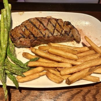 LongHorn Steakhouse - Look at that sloppy plating. Does not look appetizing at all. Take some pride. - Steakhouses Near Me - Bradenton, Florida LongHorn Steakhouse - Look at that sloppy plating. Does not look appetizing at all. Take some pride. - Steakhouses Near Me - Bradenton, Florida