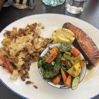Beachside Restaurant and Bar - Food - New American Near Me - Marina del Rey, California