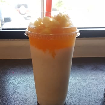 Las Palmas Raspados - Piña and Coco raspado 24oz $4.50 - Desserts Near Me - Jurupa Valley, California
