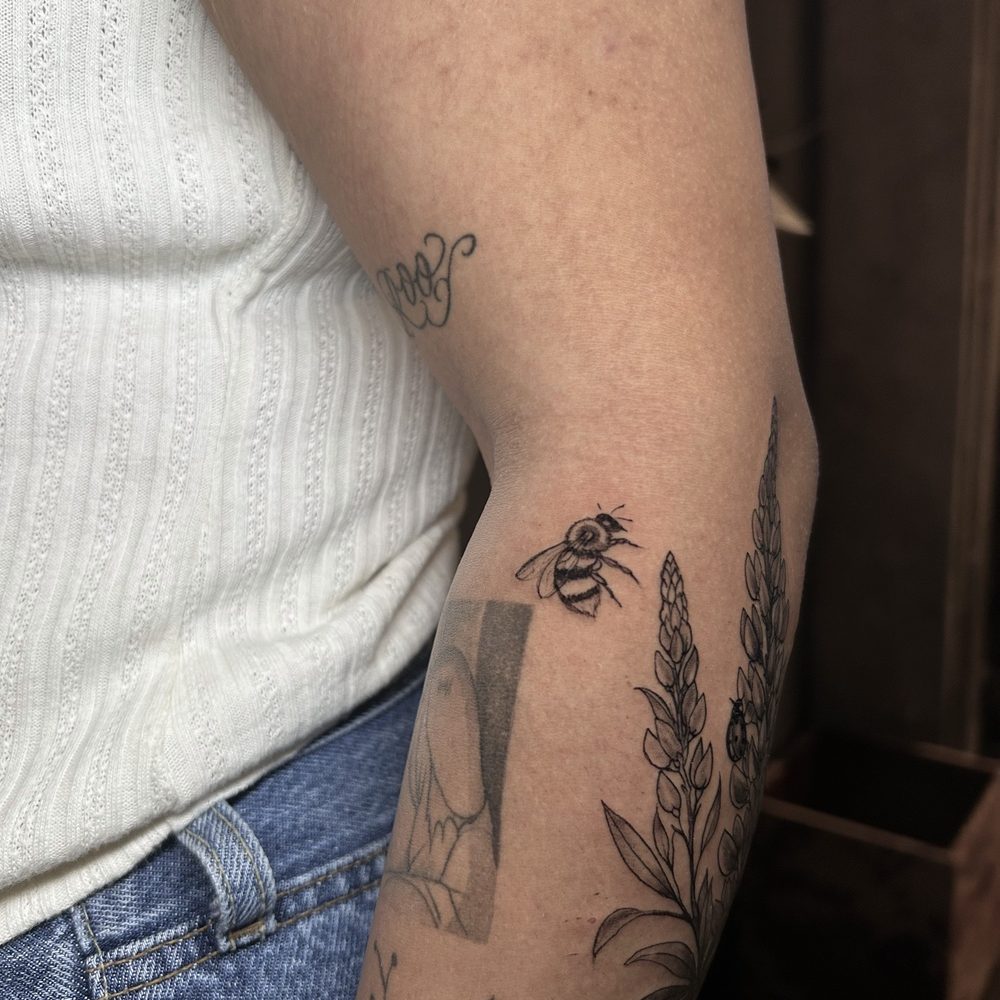 Black Tower Tattoo Studio - Small bumblebee tattoo - Tattoo Near Me - Los Angeles, California Black Tower Tattoo Studio - Small bumblebee tattoo - Tattoo Near Me - Los Angeles, California