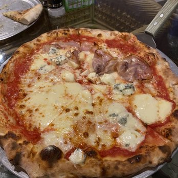 La Casa Bianca - Gorgonzola was one of the toppings, there may have been three bits of it mostly on one slice - Pizza Near Me - Mary Esther, Florida La Casa Bianca - Gorgonzola was one of the toppings, there may have been three bits of it mostly on one slice - Pizza Near Me - Mary Esther, Florida