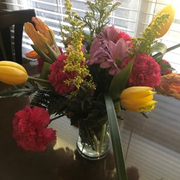 What they substituted with, nowhere as nice as the arrangement I ordered. Clearly just threw something together. What they substituted with, nowhere as nice as the arrangement I ordered. Clearly just threw something together.