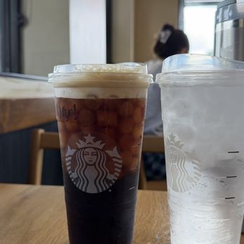 Starbucks - Coffee & Tea Near Me - Miami, Florida