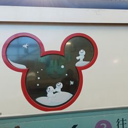 港鐵迪士尼站