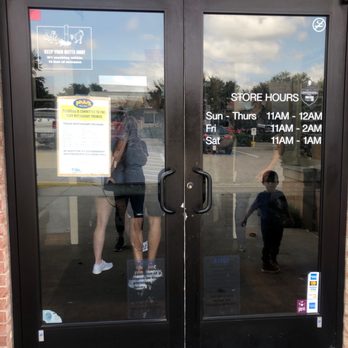 Pluckers Wing Bar - Plano - Pluckers - lunch time - Chicken Wings Near Me - Plano, Texas Pluckers Wing Bar - Plano - Pluckers - lunch time - Chicken Wings Near Me - Plano, Texas
