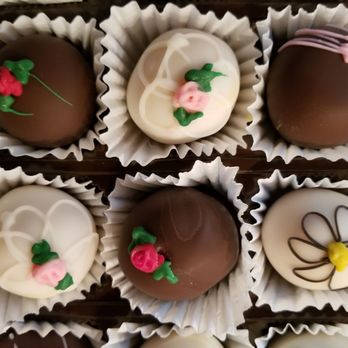 Cakettes - Close up of these lovely treats - Coffee & Tea Near Me - Webster, Massachusetts