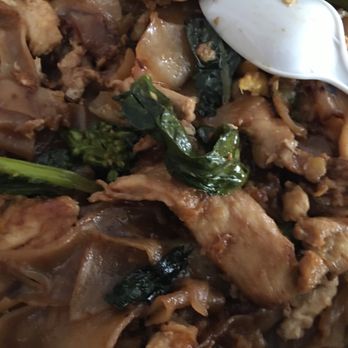 Monora Thai - Cerritos - Chicken pad see iw - Thai Near Me - Cerritos, California