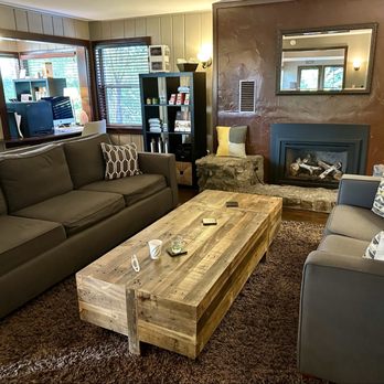 Earthbox Inn & Spa - Lobby - Hotels Near Me - Friday Harbor, Washington Earthbox Inn & Spa - Lobby - Hotels Near Me - Friday Harbor, Washington